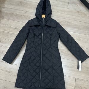 Tahari Black Quilted Hooded Puffer Coat